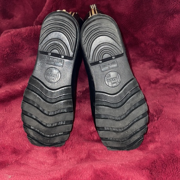 Henri Bendel, and boast crocodile rain boots - Picture 4 of 6